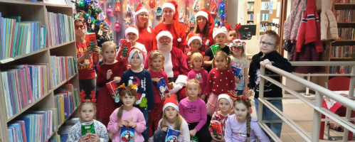 8.12. Świąteczne stroiki i odwiedziny Mikołaja w bibliotece